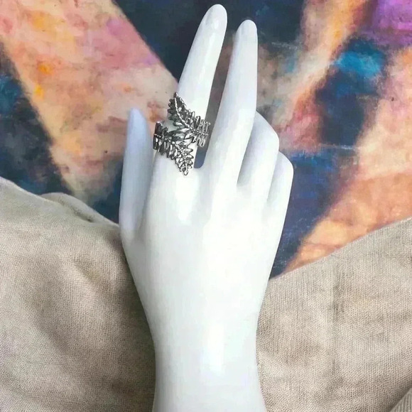 🆕️ Boho Style Adjustable Olive Leaf Ring Antique Silver Finish Fits Sizes 6-9 - Picture 1 of 14